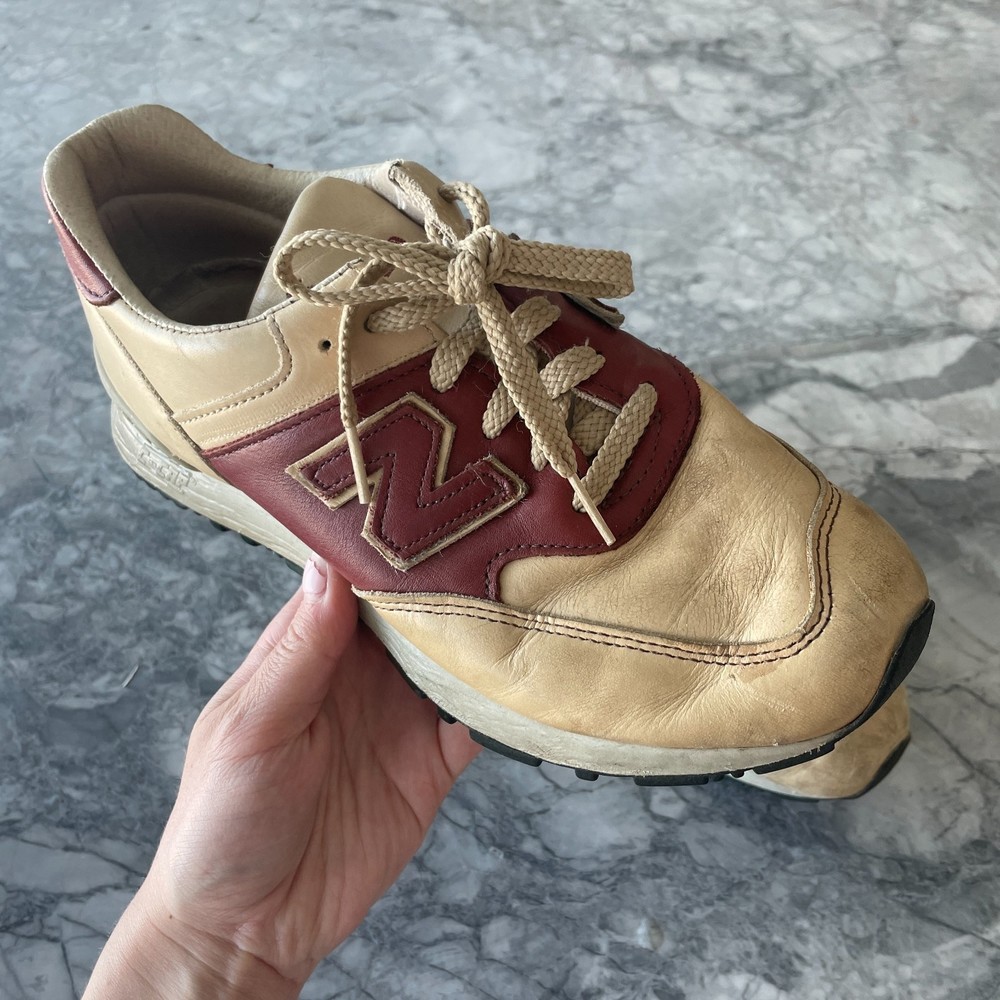 New Balance 576 Lace up Leather Sneakers Gold Red 7 B